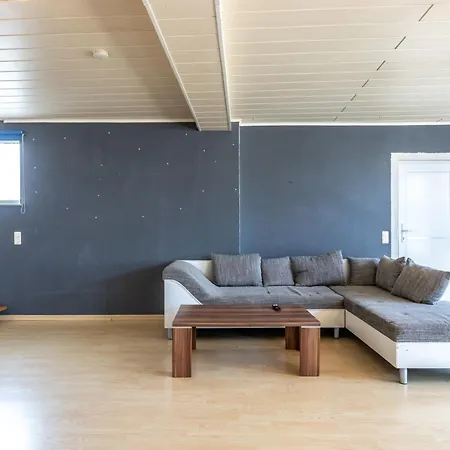 Апартаменты Arbeitnehmerunterkunft 6 Personen Mit Grosser Terrasse *