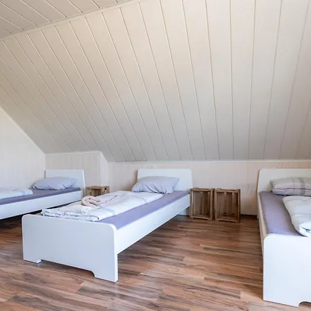 Апартаменты Arbeitnehmerunterkunft 6 Personen Mit Grosser Terrasse