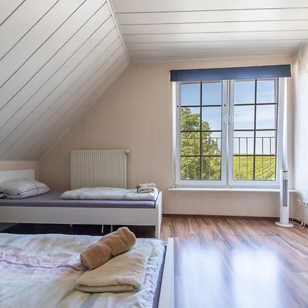 Апартаменты Arbeitnehmerunterkunft 6 Personen Mit Grosser Terrasse *