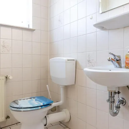 Апартаменты Arbeitnehmerunterkunft 6 Personen Mit Grosser Terrasse Sulzheim (Rhineland-Palatinate)