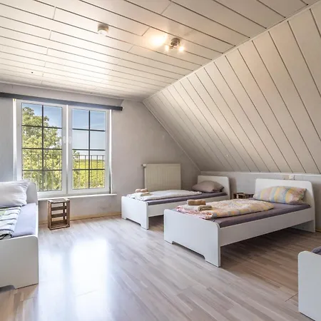 Апартаменты Arbeitnehmerunterkunft 6 Personen Mit Grosser Terrasse