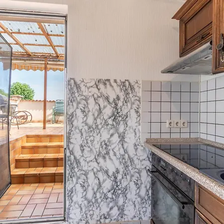 Arbeitnehmerunterkunft 6 Personen Mit Grosser Terrasse