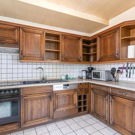 Апартаменты Arbeitnehmerunterkunft 6 Personen Mit Grosser Terrasse *