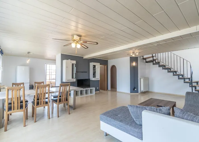 Arbeitnehmerunterkunft 6 Personen Mit Grosser Terrasse Apartamento