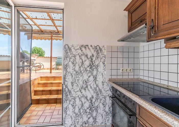 Arbeitnehmerunterkunft 6 Personen Mit Grosser Terrasse