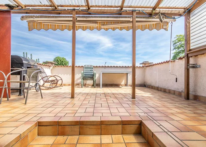 Arbeitnehmerunterkunft 6 Personen Mit Grosser Terrasse