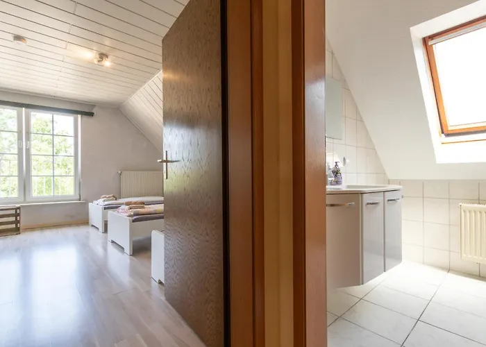 Arbeitnehmerunterkunft 6 Personen Mit Grosser Terrasse Sulzheim (Rhineland-Palatinate)