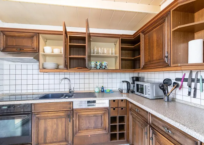 Arbeitnehmerunterkunft 6 Personen Mit Grosser Terrasse Apartamento